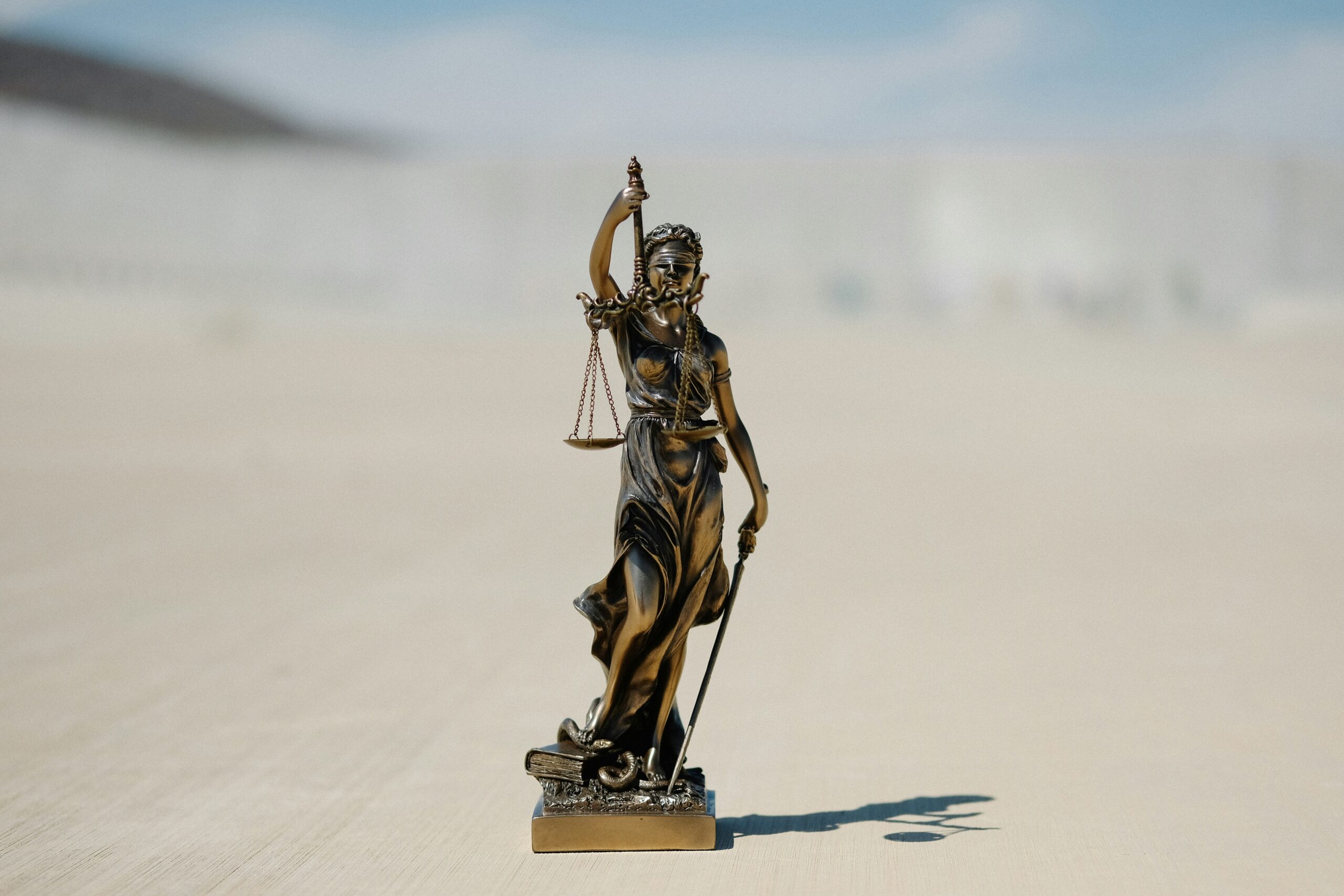 Why You Need a Lansing Criminal Defense Lawyer: Navigating the Legal System Effectively